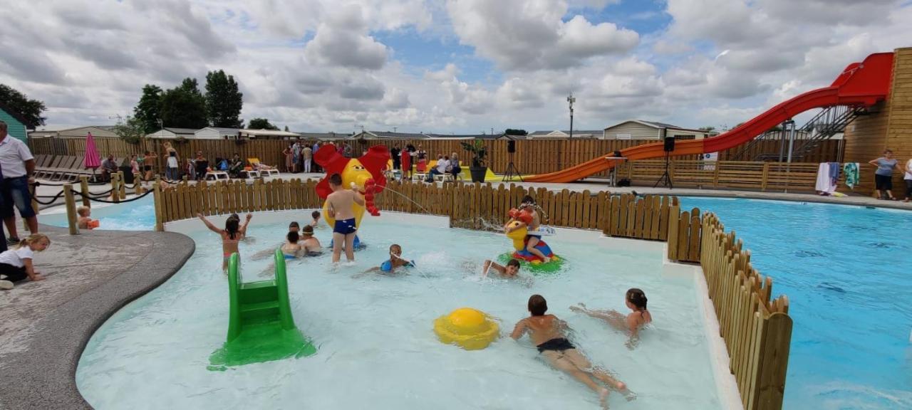 Camping Et Gite La Garenne De Moncourt Baie Somme Rue  Exterior foto